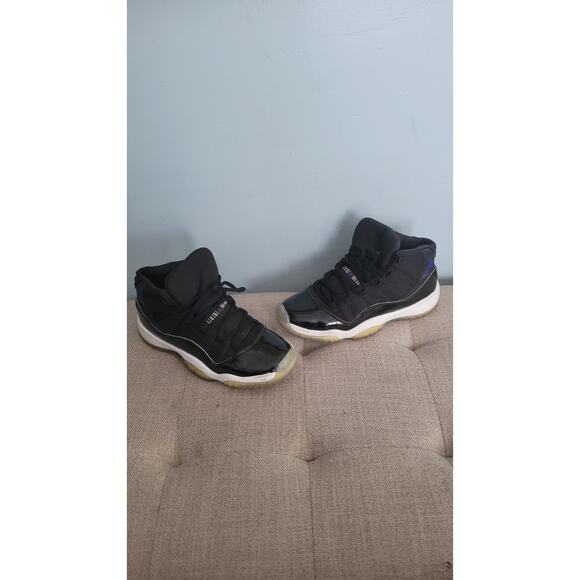 Size 7 (GS) - Jordan 11 Retro 2016 Mid Space Jam - Picture 1 of 6